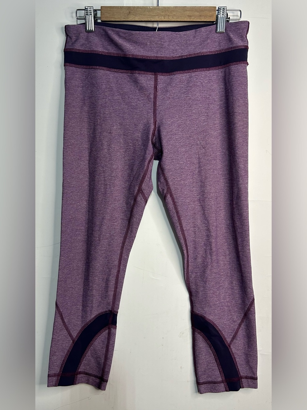 LuluLemon Purple Cropped Leggings Size 8